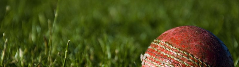 英雄联盟电子竞技比赛直播画面，游戏内团战场景